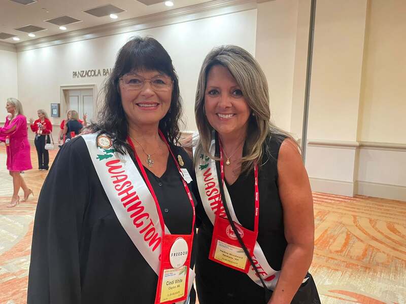 WFRW 2nd VP Cindi White and Spokane Republican Women President Nadine Woodward.